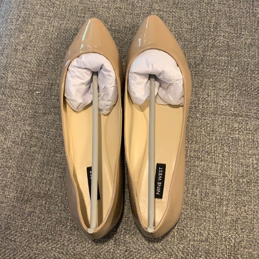 Nude Nine West flat dress shoes